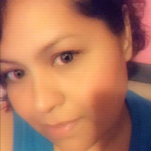 Meet your Posher, Lorena